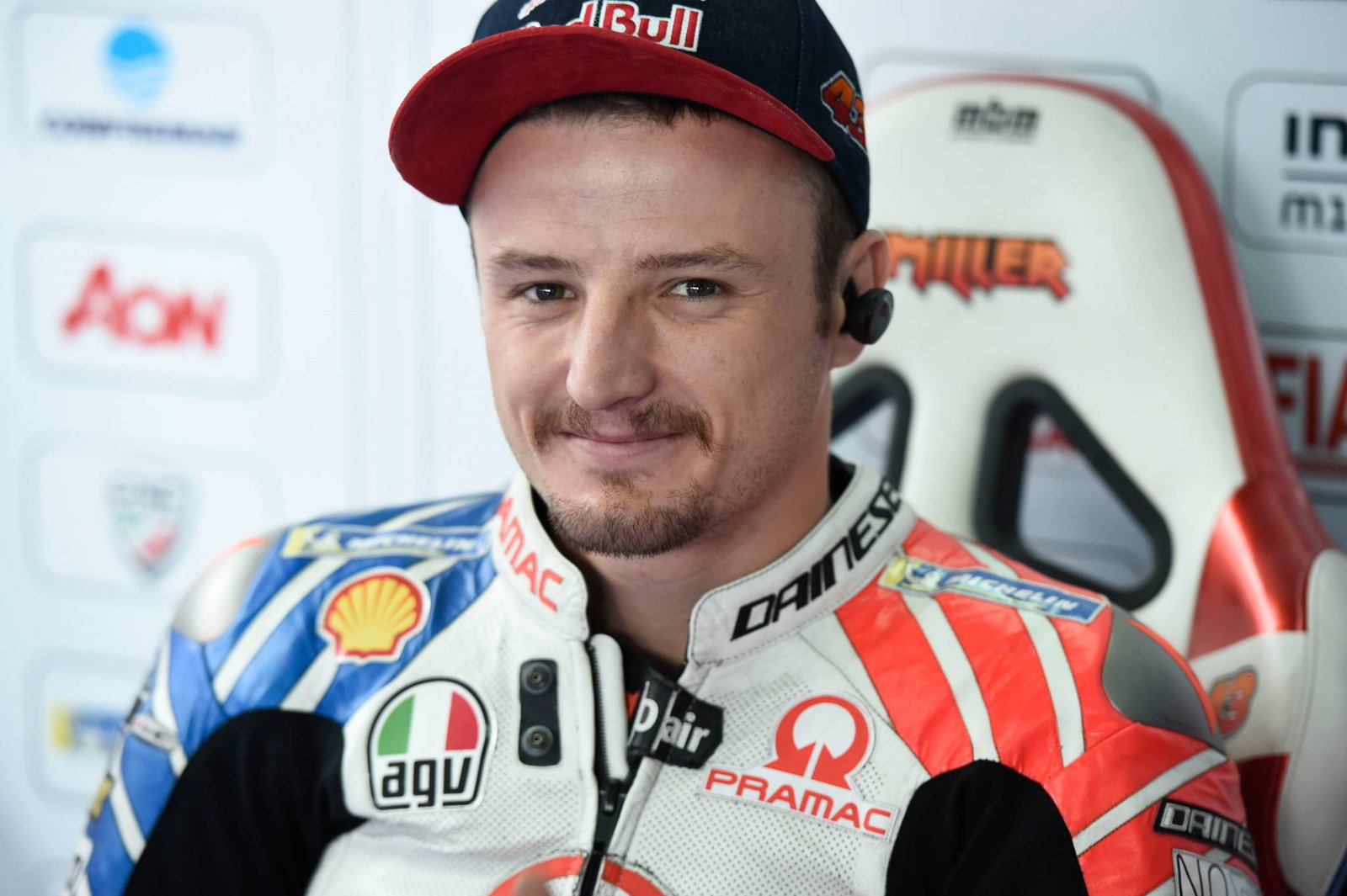 Rossi 'sedikit terlalu banyak di batas' untuk keenam