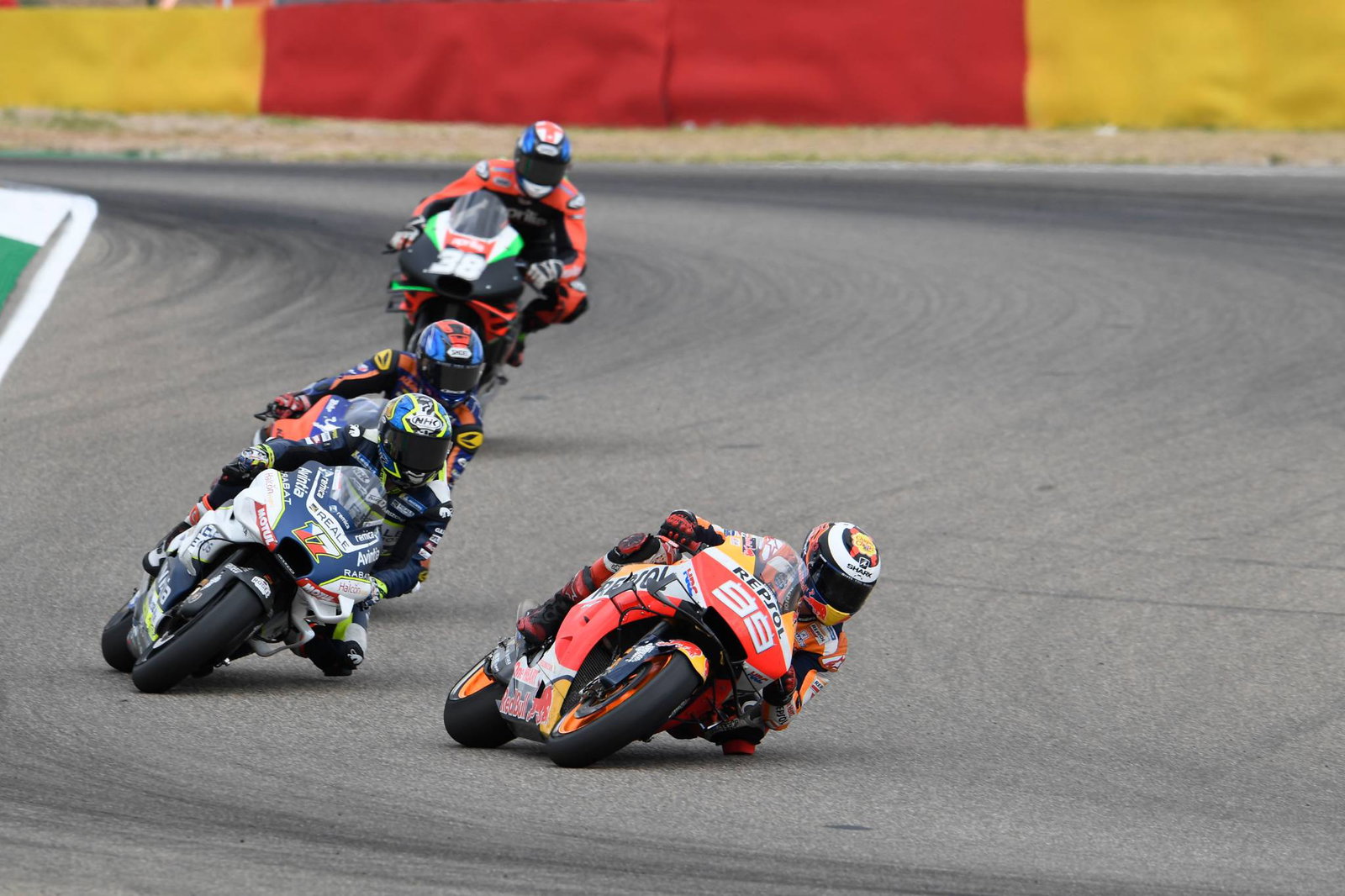 Viñales 'hanya mencoba bertahan' dalam tiga lap terakhir
