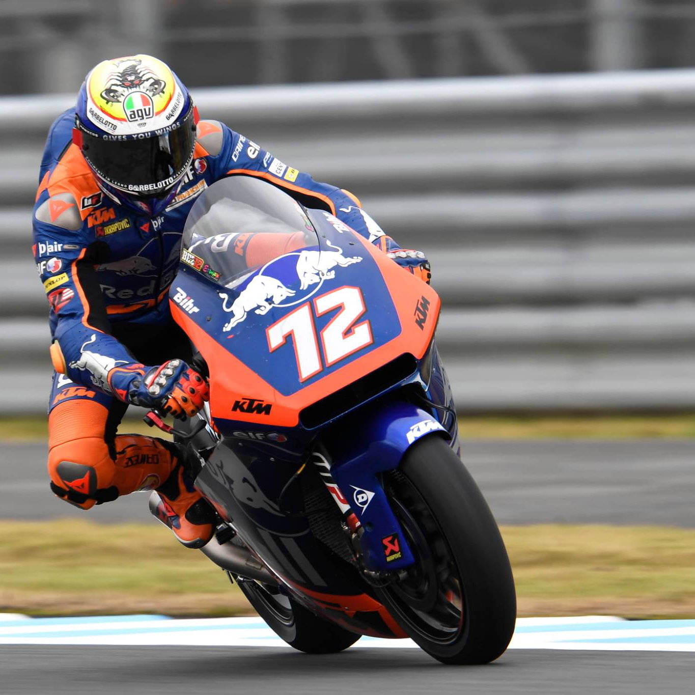 Moto2: Bradl takes Catalunya win