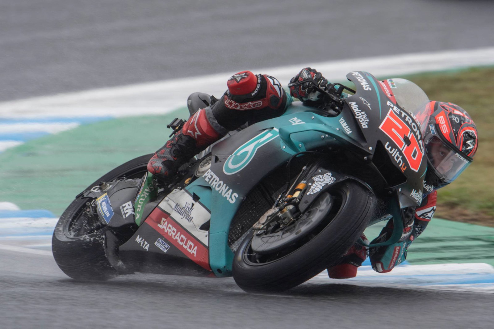 Australia: Vinales leads Miller in wet FP1, Quartararo high-sides