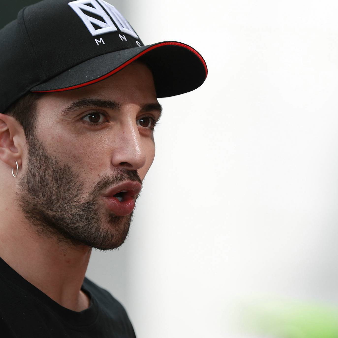 Redding rides ex-Kevin Schwantz 500cc Suzuki!