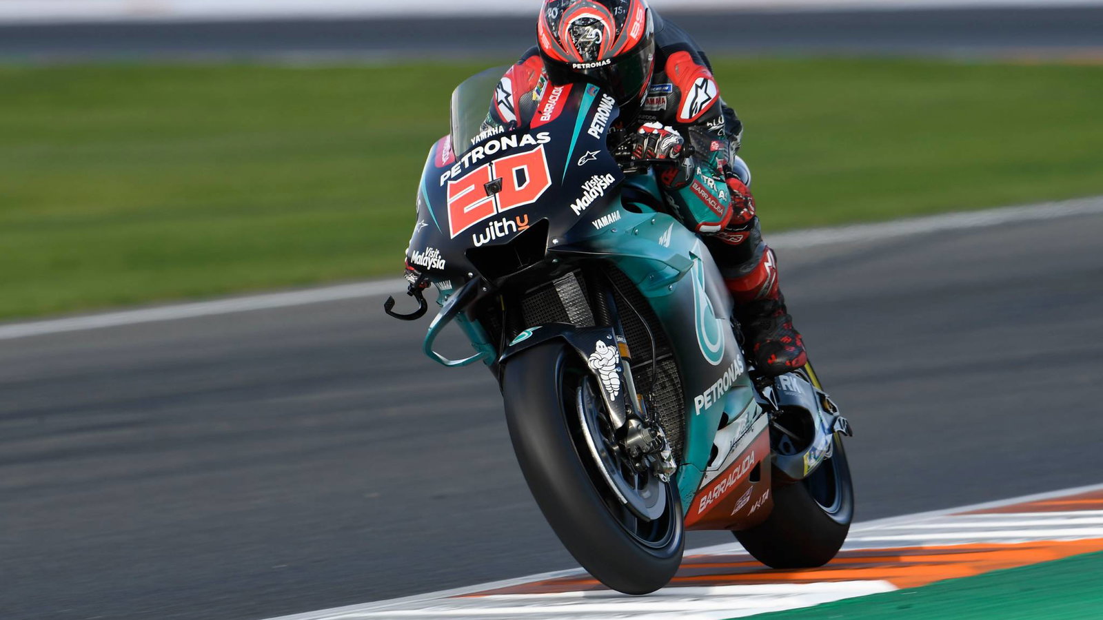Quartararo mempertahankan posisi teratas dari Marquez