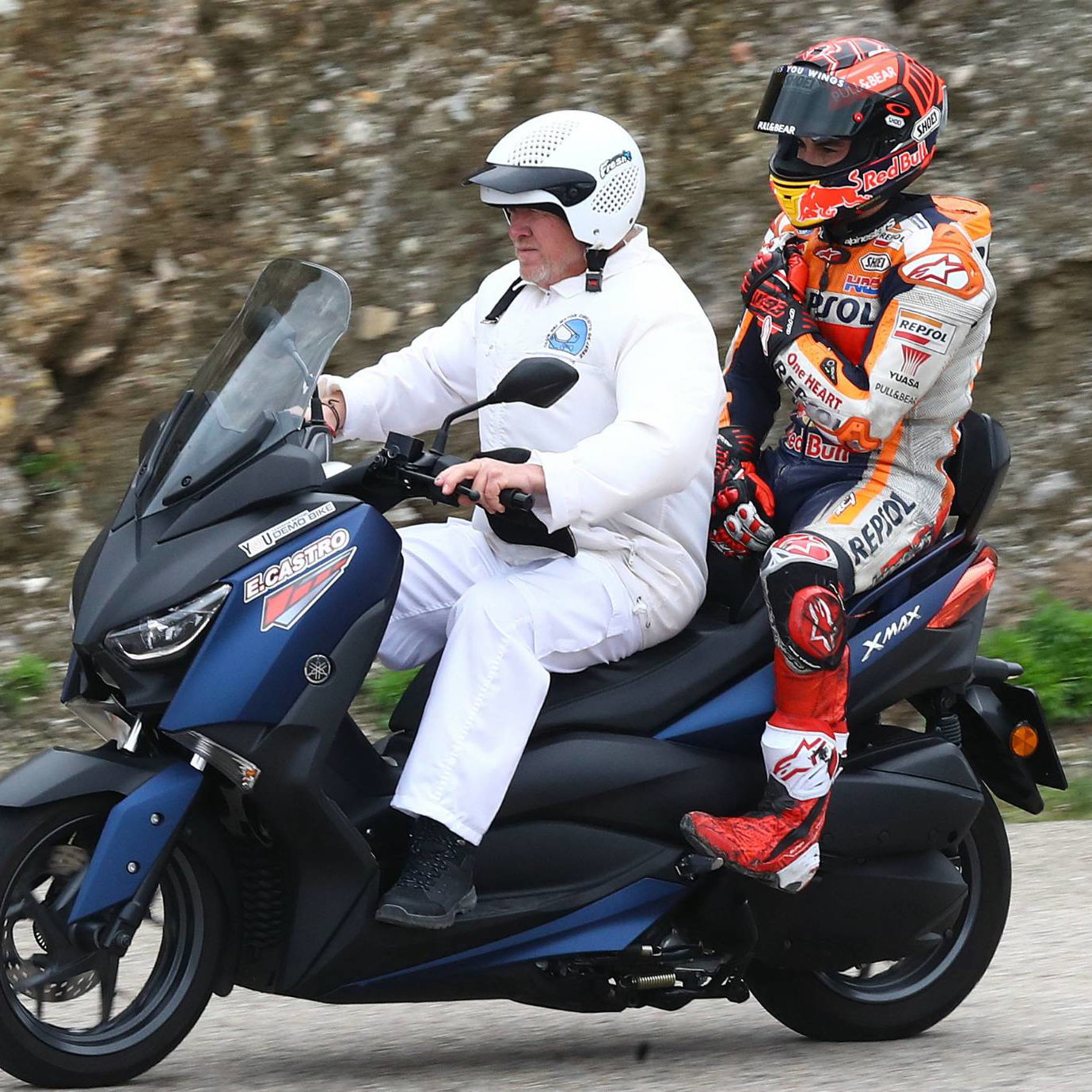 Redding rides ex-Kevin Schwantz 500cc Suzuki!