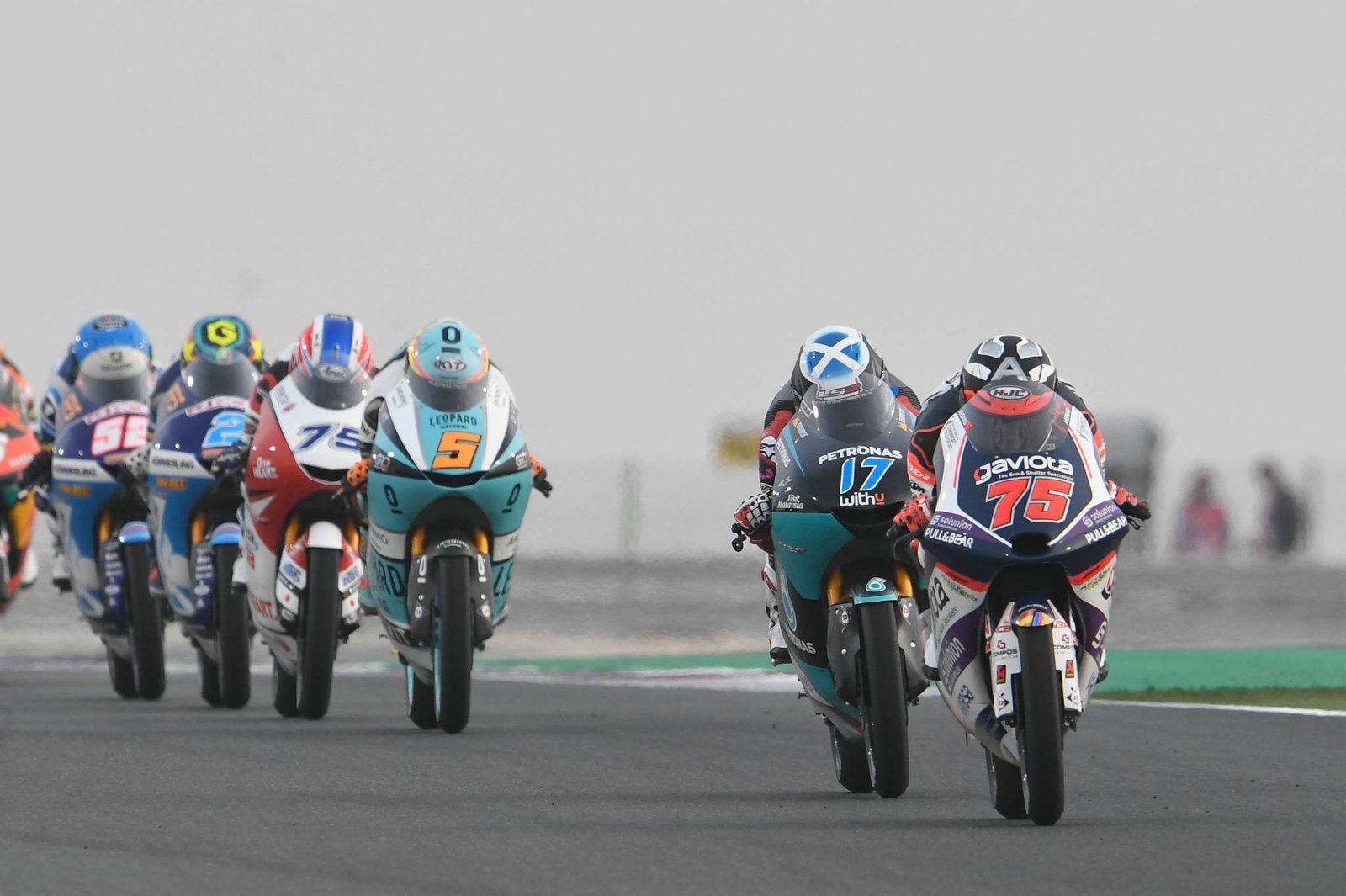 Oncu mendapatkan poin saat Tech3 melakukan debut Moto3