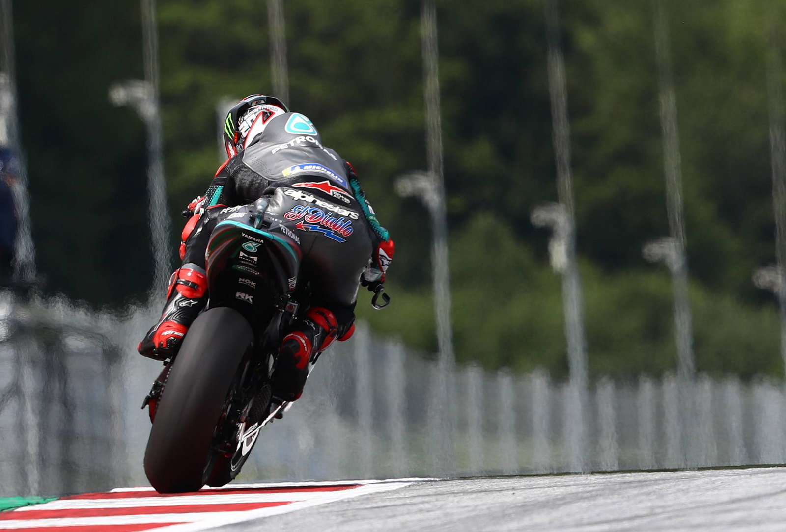 Dovizioso fires message to Ducati to win chaotic Austrian MotoGP