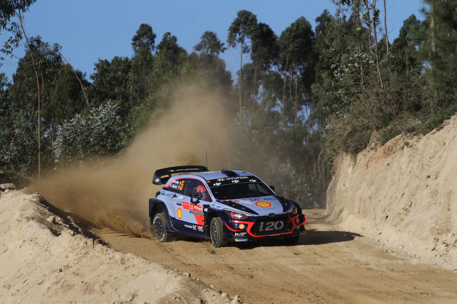 Sordo memimpin Portugal awal, bencana bagi Toyota