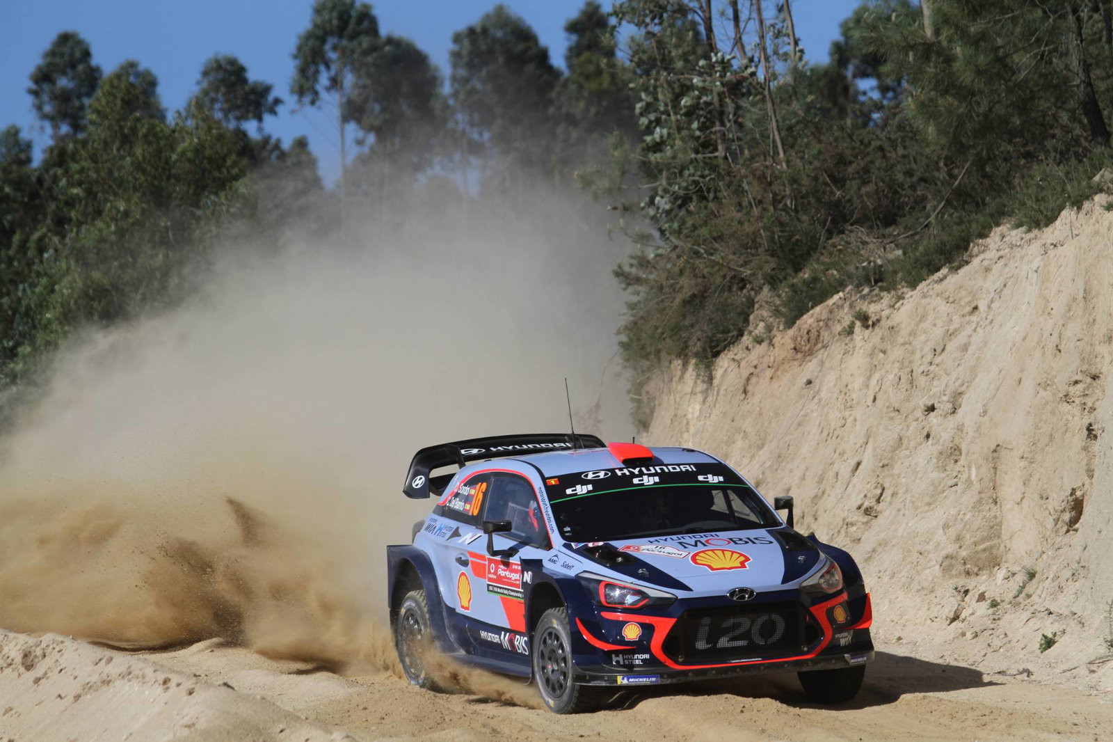 Sordo memimpin Portugal awal, bencana bagi Toyota