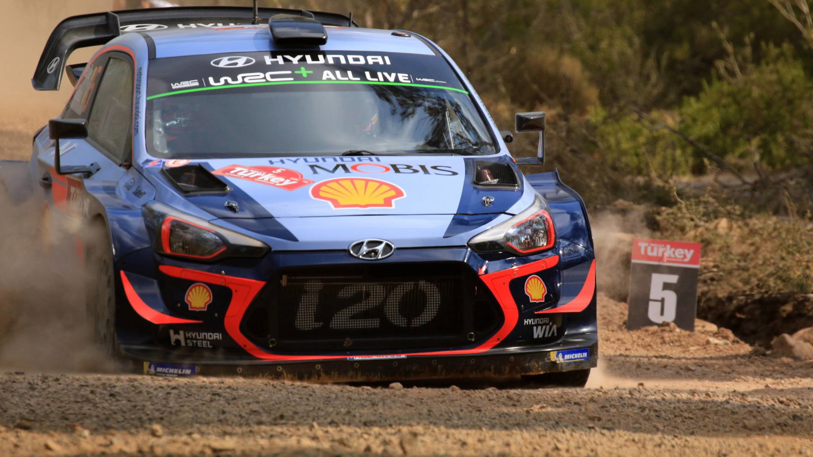 Neuville mengalahkan Ogier, Mikkelsen dalam pertempuran ketat Reli Turki
