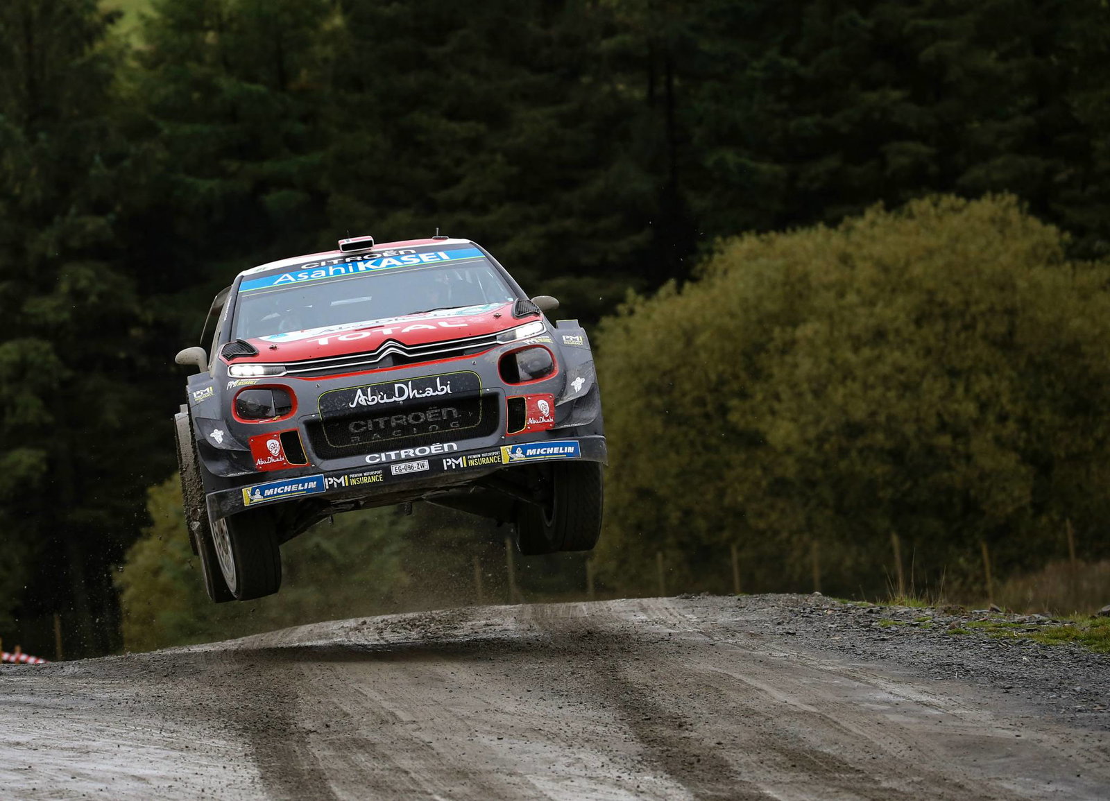 WRC: Loeb memutar kembali tahun-tahun dengan kemenangan Spanyol