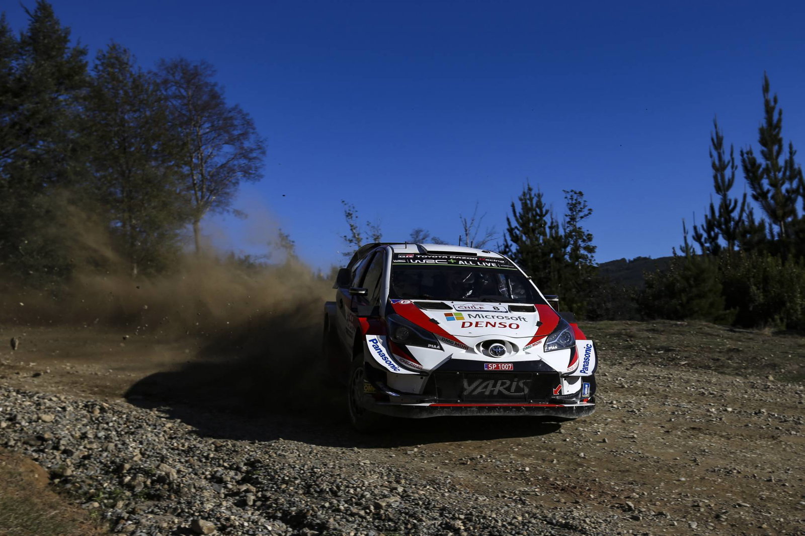 Neuville memimpin Hyundai 1-2, Ogier menyelinap ke podium
