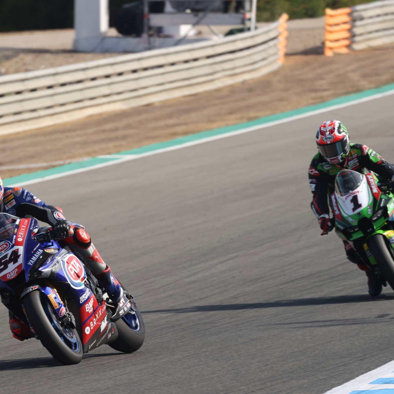Toprak Razgatlioglu and Jonathan Rea, Jerez WorldSBK race1, 26 September 2021