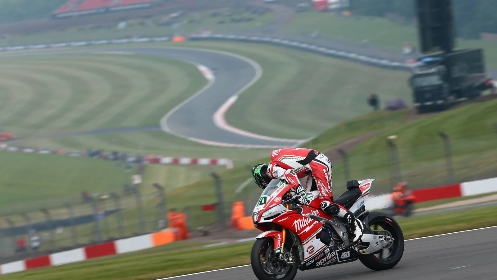 Laverty forced out by stuck throttle for Milwaukee Aprilia