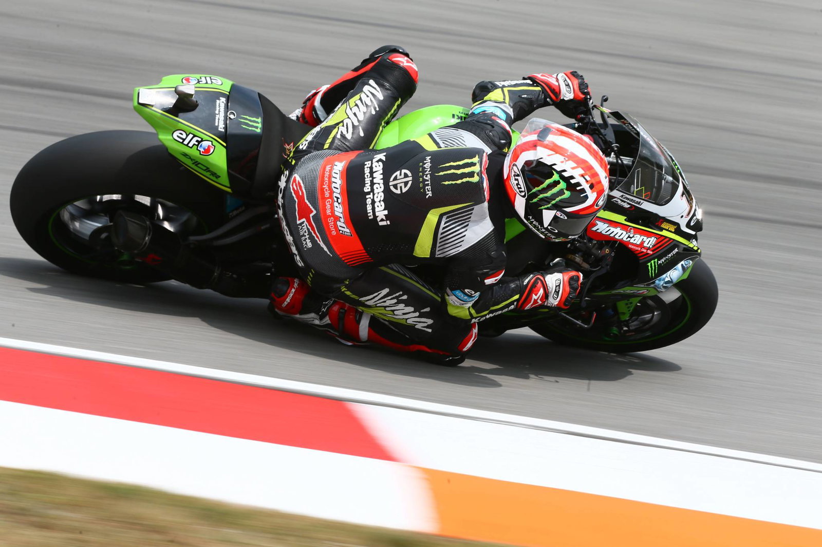 Rea on top from Sykes in dry FP2 session