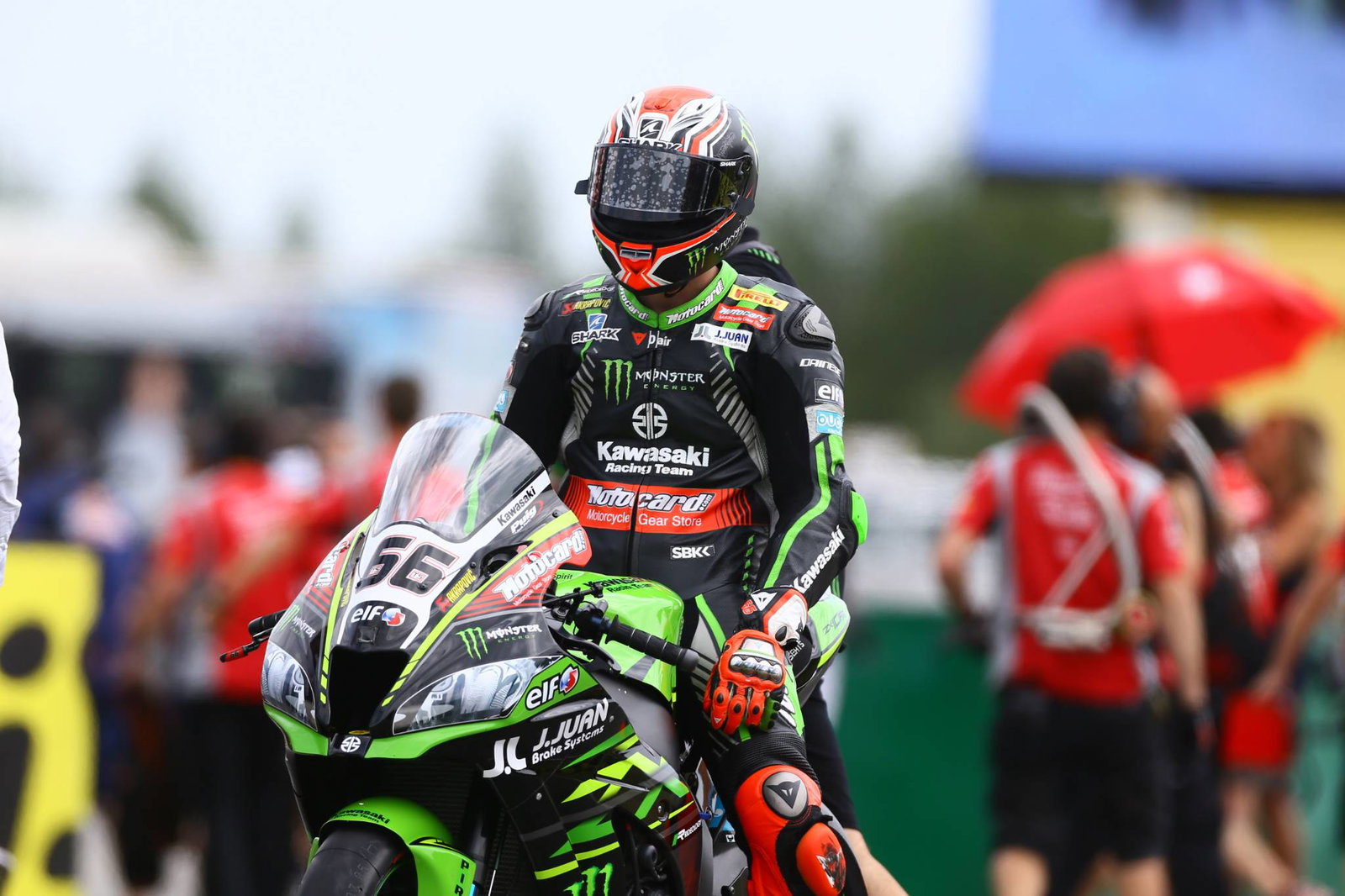 Davies bersiap untuk pendekatan mantap saat cedera kembali