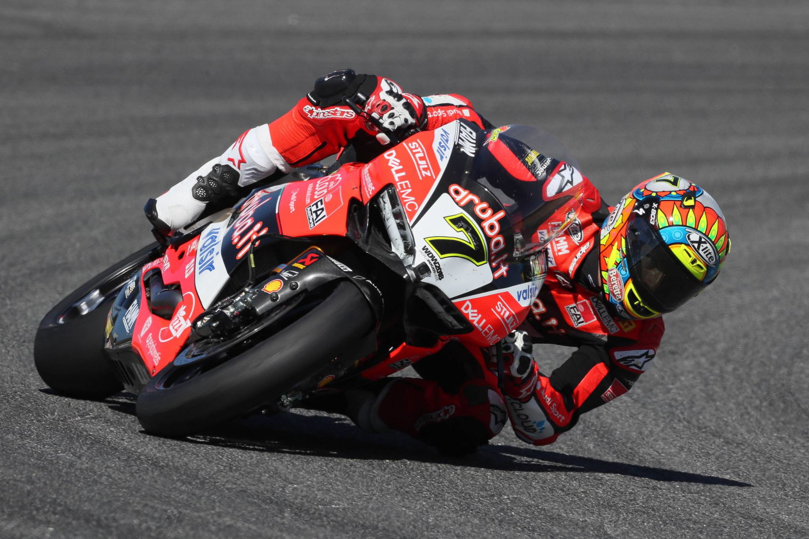 Davies charges ahead of Rea in FP4