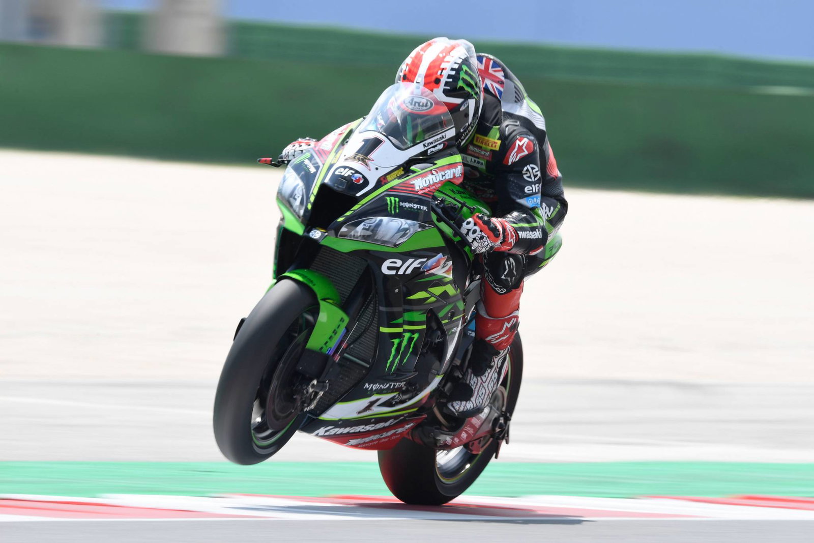 Sykes merebut tiang dari Rea di Misano