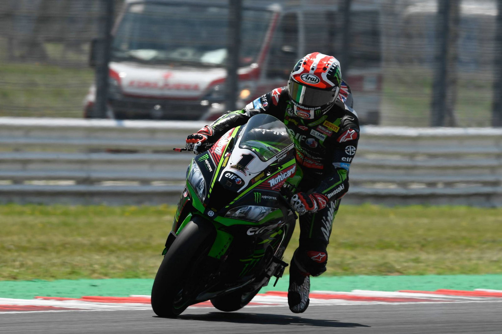Rea melanjutkan perburuan gelar World Superbike yang bersejarah