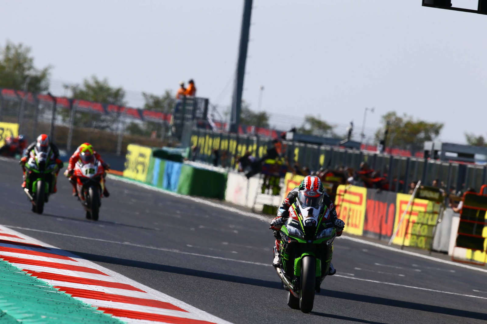 Sykes mengejutkan Rea untuk posisi terdepan rekor lap di Magny-Cours