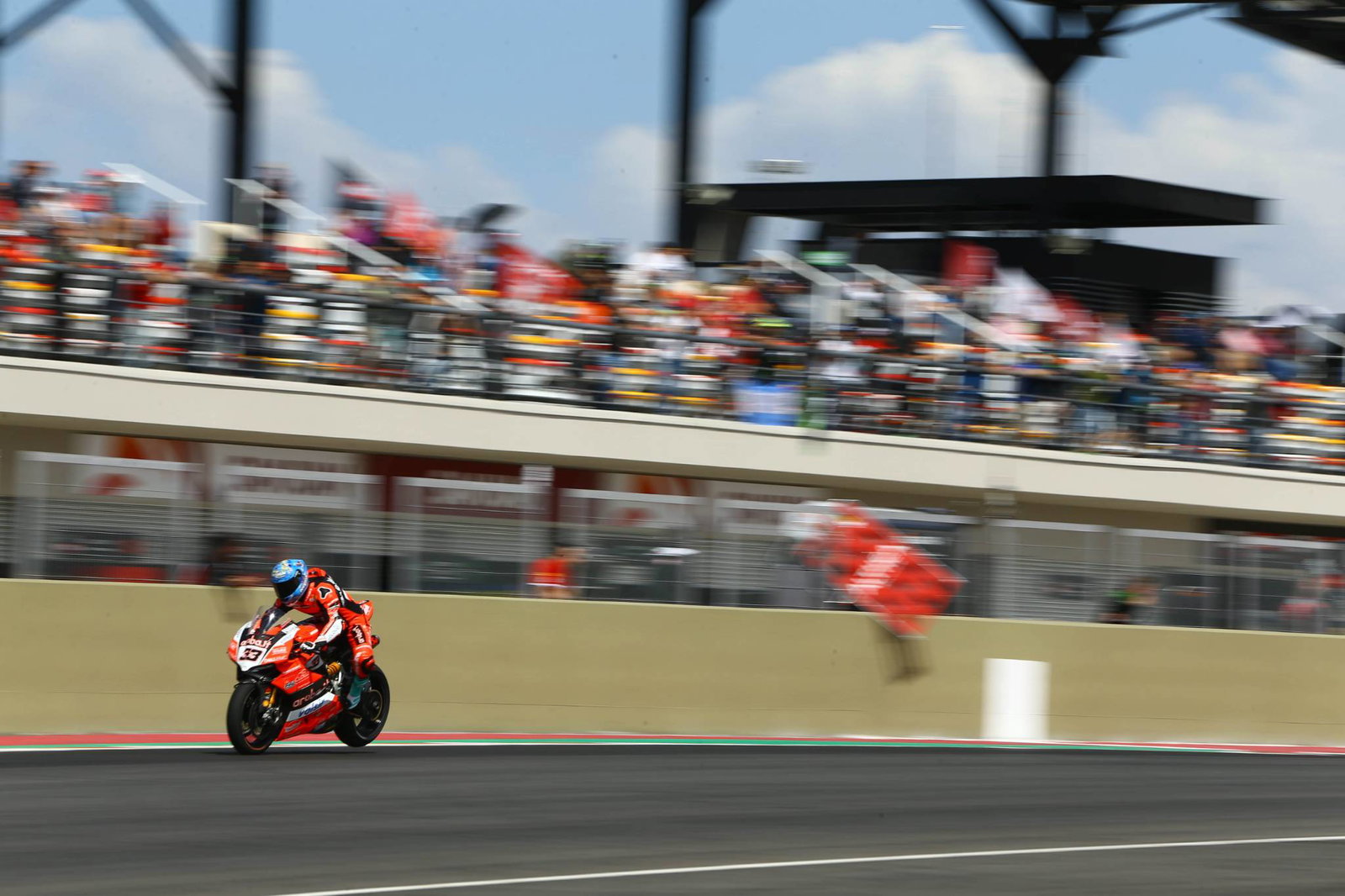 WorldSBK: Rea mempertahankan posisi teratas dari Davies