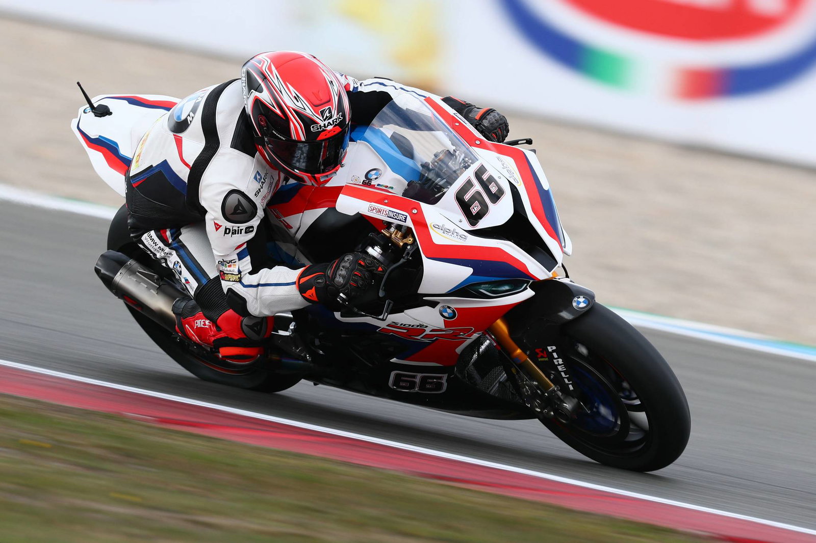 Rea memimpin van der Mark di Assen FP1 yang dingin