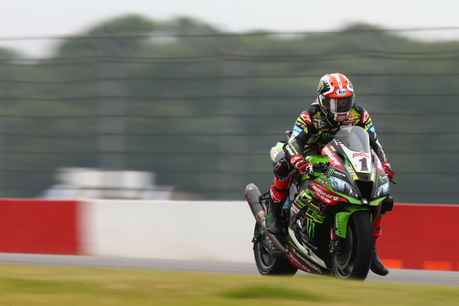 Rea grabs WorldSBK lead with Donington win as Bautista crashes again