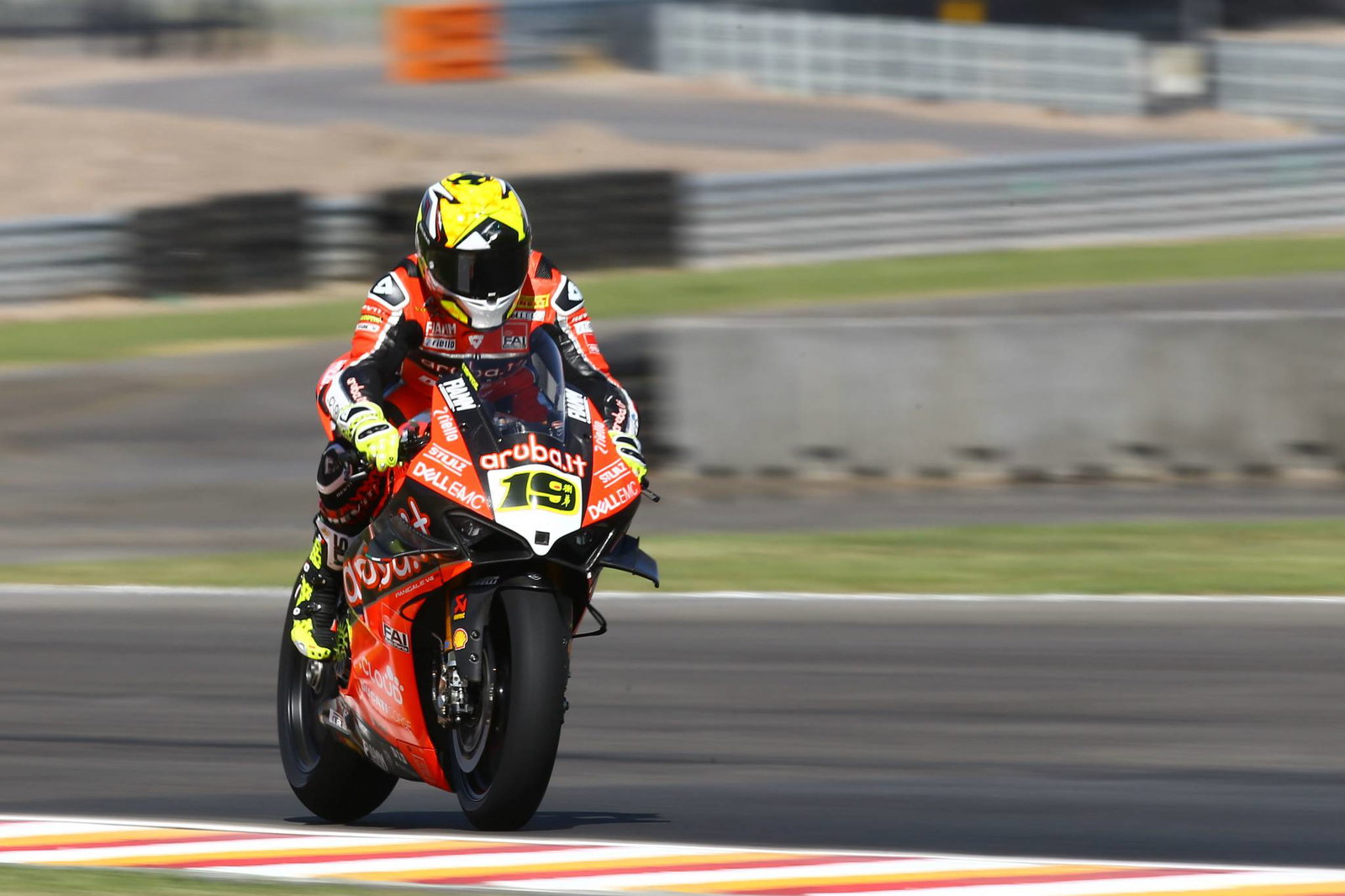 Enam pebalap World Superbike duduk di Argentina Race 1 dengan alasan keamanan