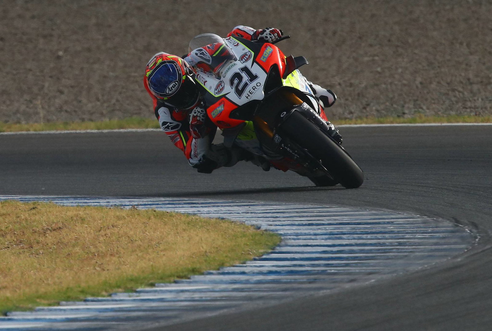 Rinaldi menjadikannya tiga dari tiga di WorldSBK Teruel FP3