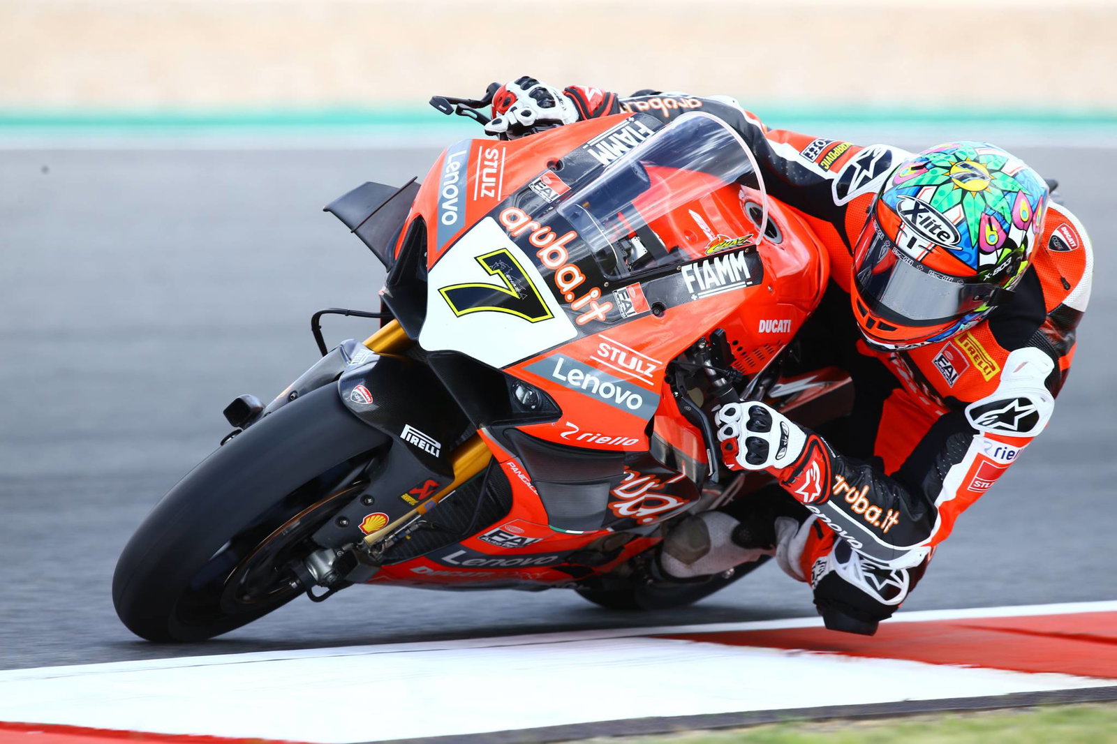 Davies memimpin Rinaldi di WorldSBK FP1 di Aragon