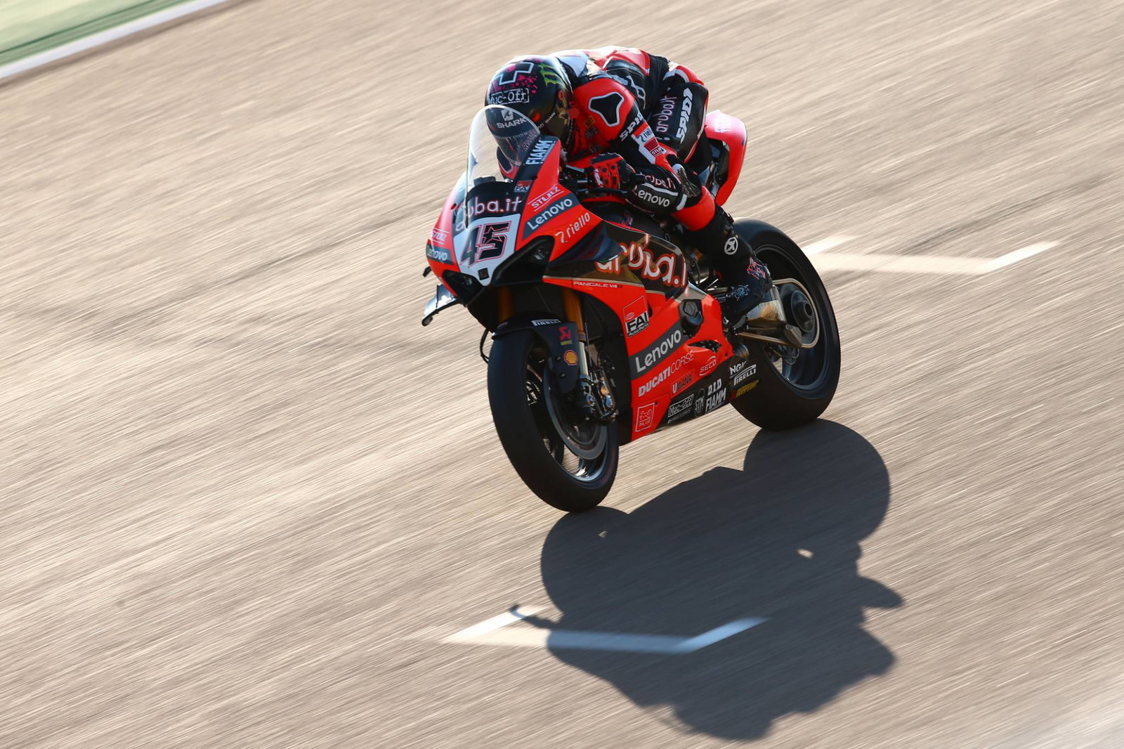 Ruthless Rinaldi powers to maiden WorldSBK win, Redding crashes out