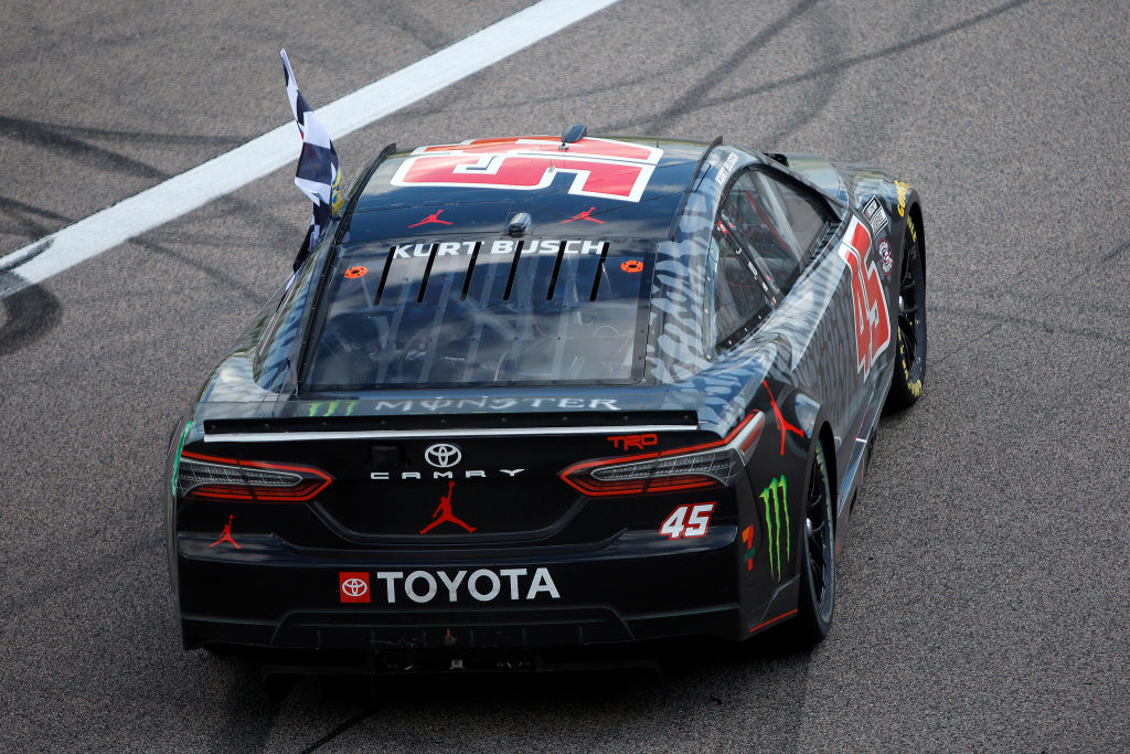 Kurt Bursch Mundur, Tyler Reddick Pindah Lebih Awal