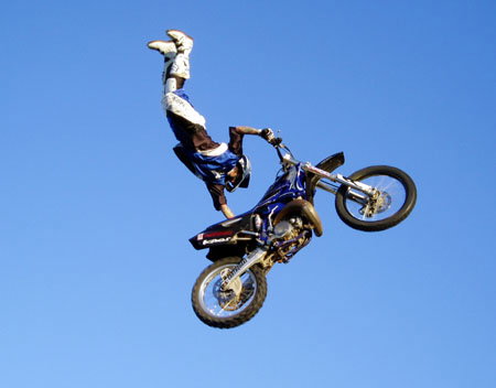 V8 BRutes to headline finale support package.