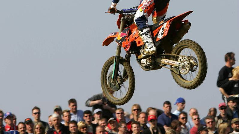Rattray`s hopes ended by injury.
