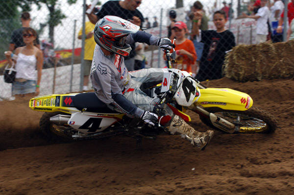 Pichon to undergo knee operation.