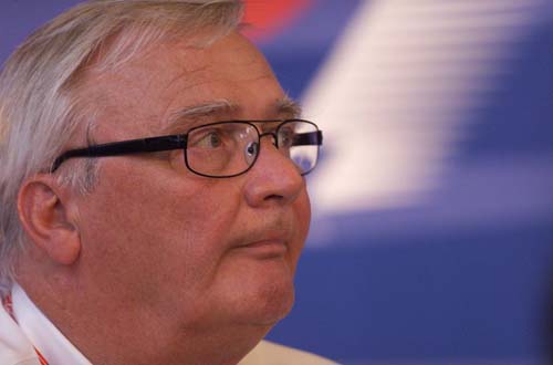 Renault to stick with Trulli and Alonso in 2004.