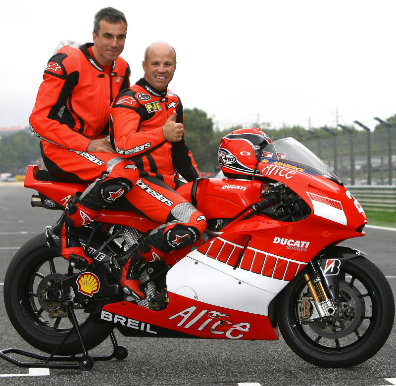 Elias wins, Repsol horror hands Rossi title lead.