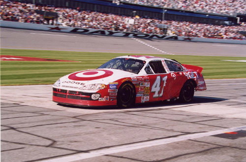 Benson finally wins in Rockingham thriller.