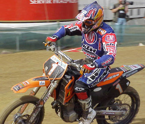 Carmichael, Stewart shun #1.