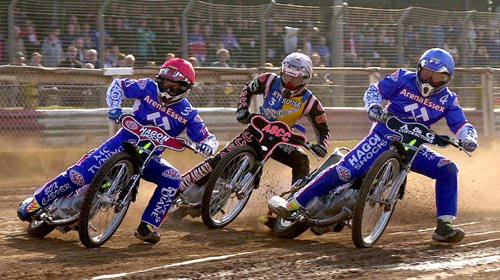 Dons' return witnessed by big crowd.