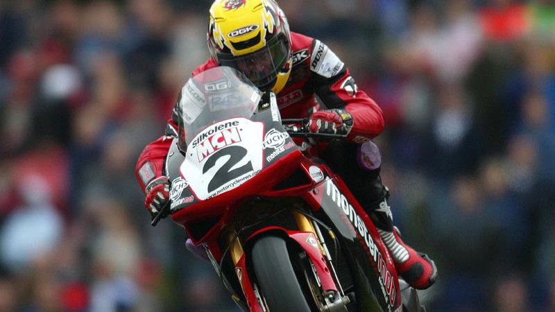 Hislop closes in on title as Easton wraps it up.