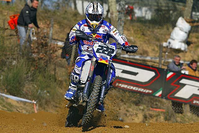 Drama in Detroit as Reed vomits blood.