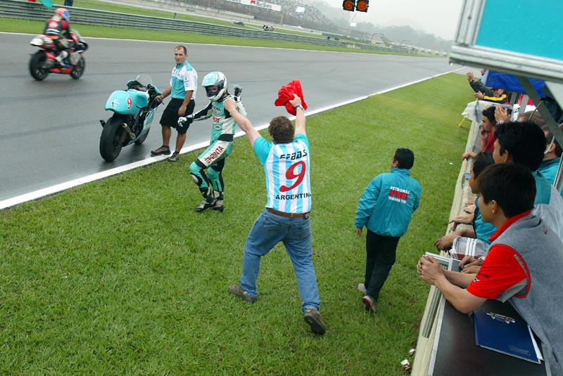 Roberts returns to Rio rostrum.