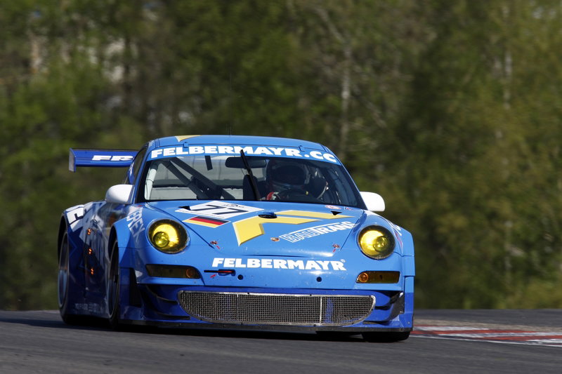 Moseley sets Zytek pace..