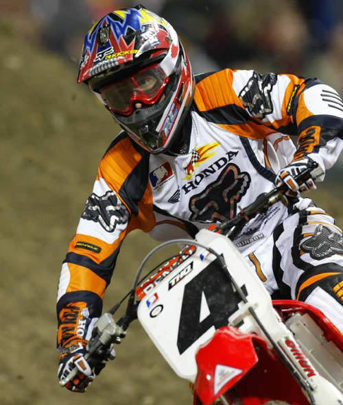 'Serious' infection sets back Smets' surgery.