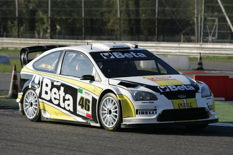 Rossi fast on Ferrari F1 return.