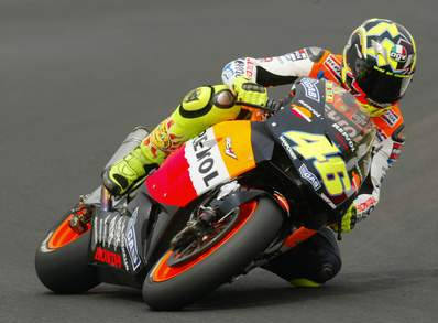 Rossi wins at Suzuka, Ducati on podium.
