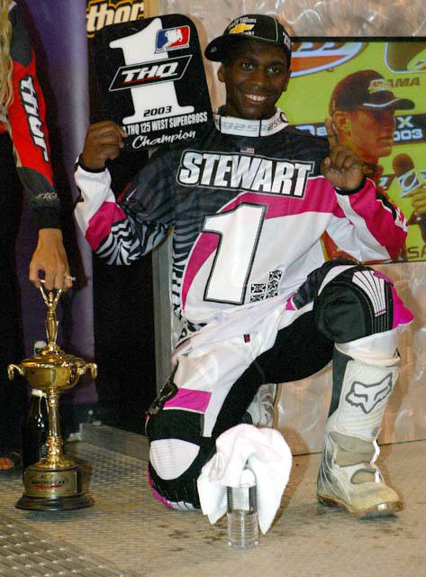 Smets receives knee surgery.