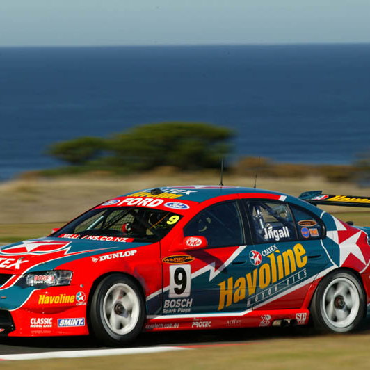 Sirromet Wines Commodore on the pace.