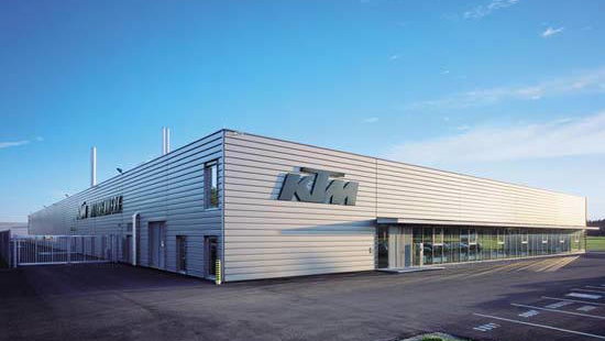 Barragan joins KTM`s 2006 factory MX1 line-up.