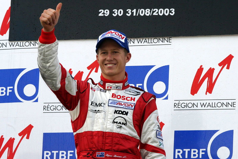 van der Merwe takes British F3 crown.