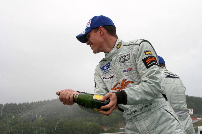 Austin takes British F3 victory at Donington.